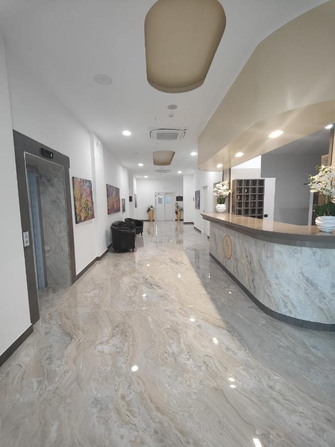 Hotel אבולי מראה חיצוני תמונה